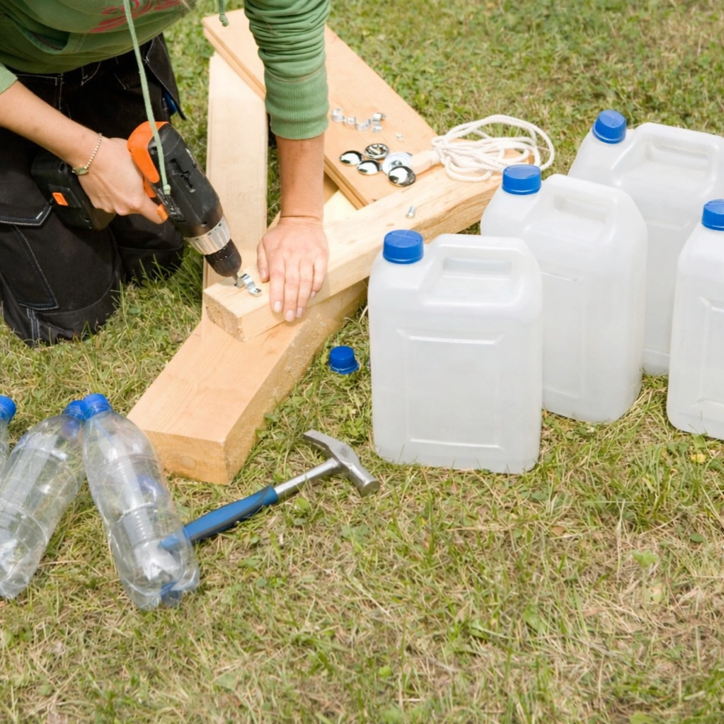 Auf der Insel gestrandet - baut ein Floß